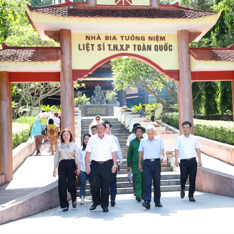 Hình ảnh Khu di tích lịch sử Ngã ba Đồng Lộc ở Hà Tĩnh, nơi tưởng niệm 10 nữ thanh niên xung phong, biểu tượng của sự hy sinh anh dũng của vùng miền nào này trong chiến tranh